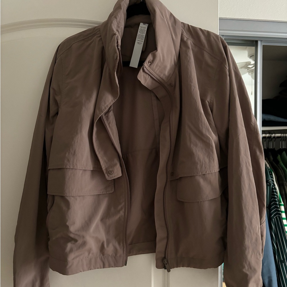 lululemon Always Effortless Jacket in Taupetastic - Sz. 8